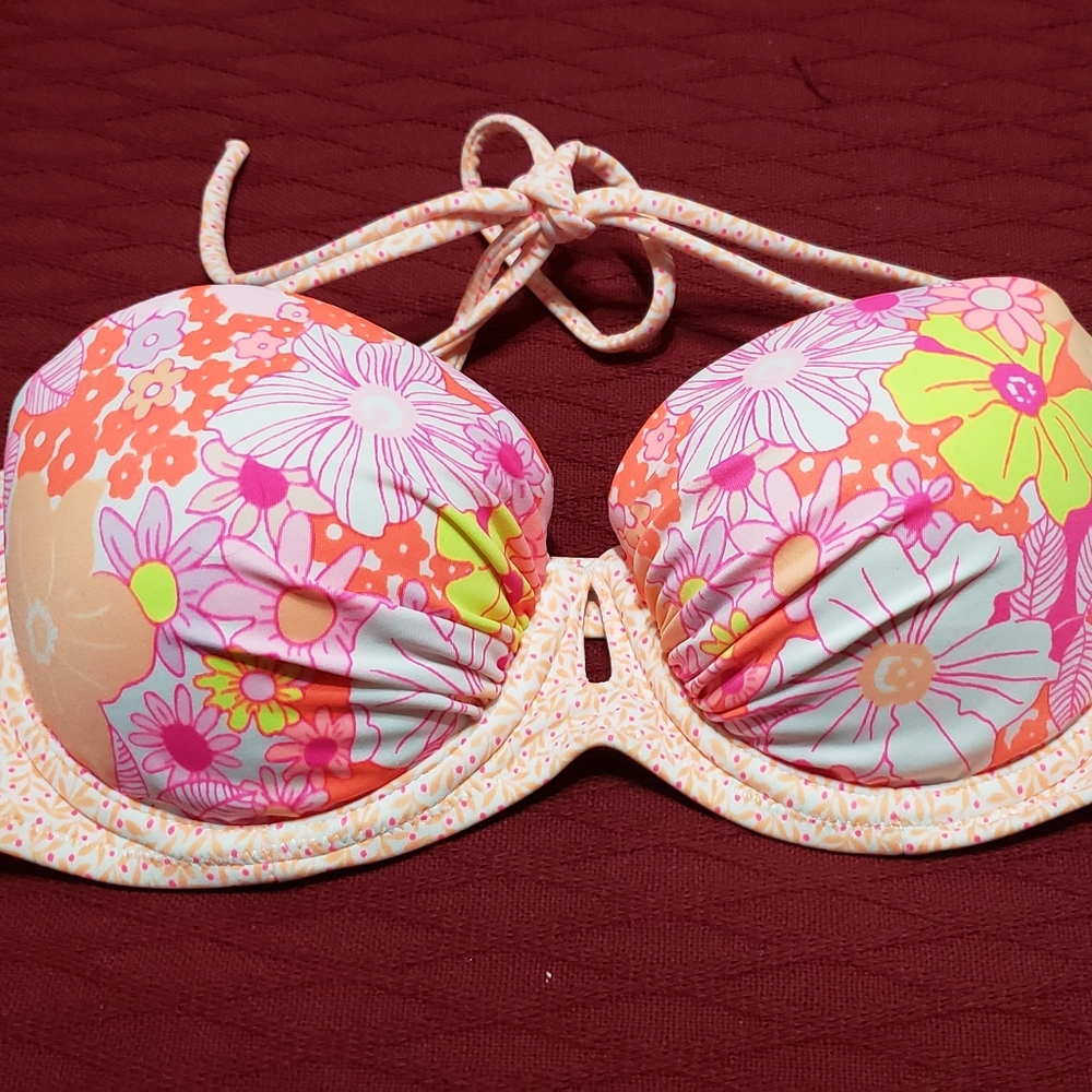 Victoria's secret bathing suit size 34b
